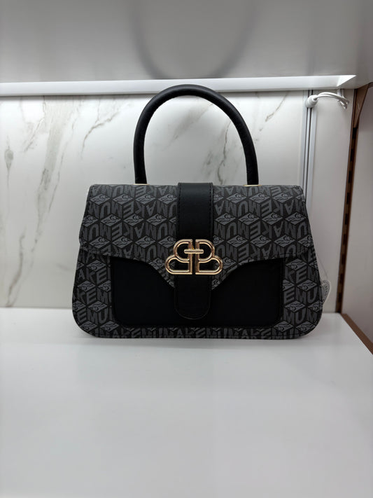 QHNEW Classic Women hand and shoulder Bag (Different Colors)