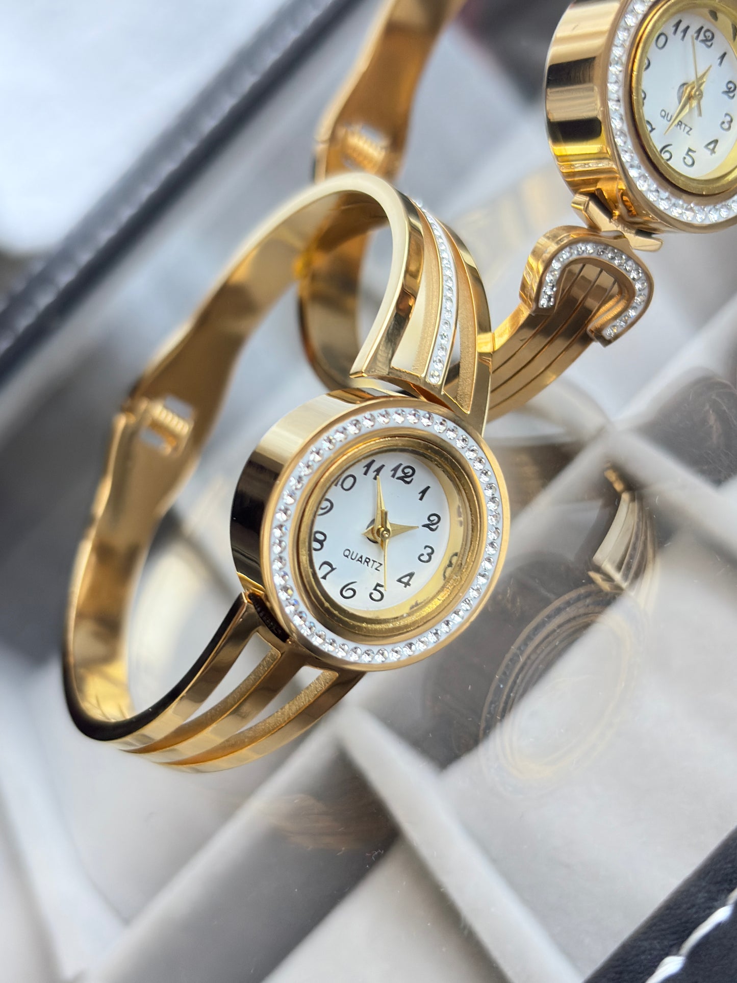 Women’s Stainless Steel Analog Watch 532