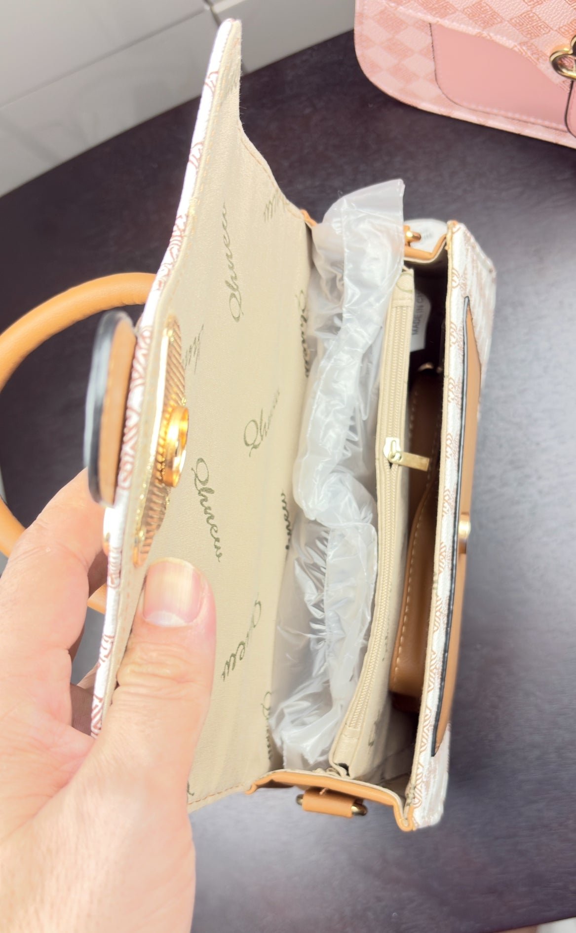 QHNEW Classic Women hand and shoulder Bag (Different Colors)