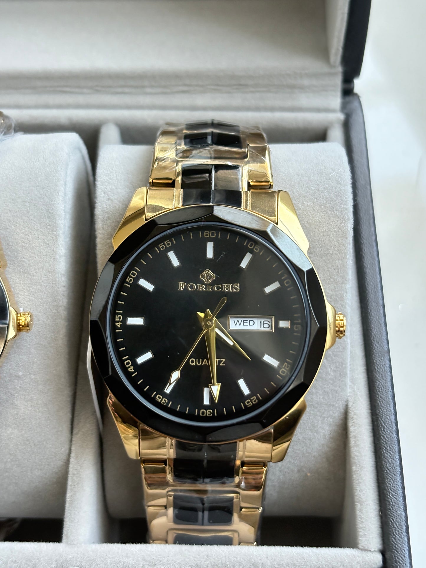 Heavy & High quality Analog Watches with back and gold color