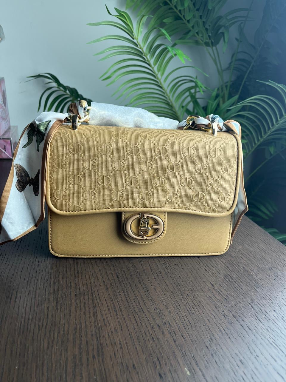 Canarlisa Luxury HandBag (Black, Green, Pink, Beige, Brown and Khaki Colors) ST132 + Shams Musk for free (Ibrahim Al Qurashi)