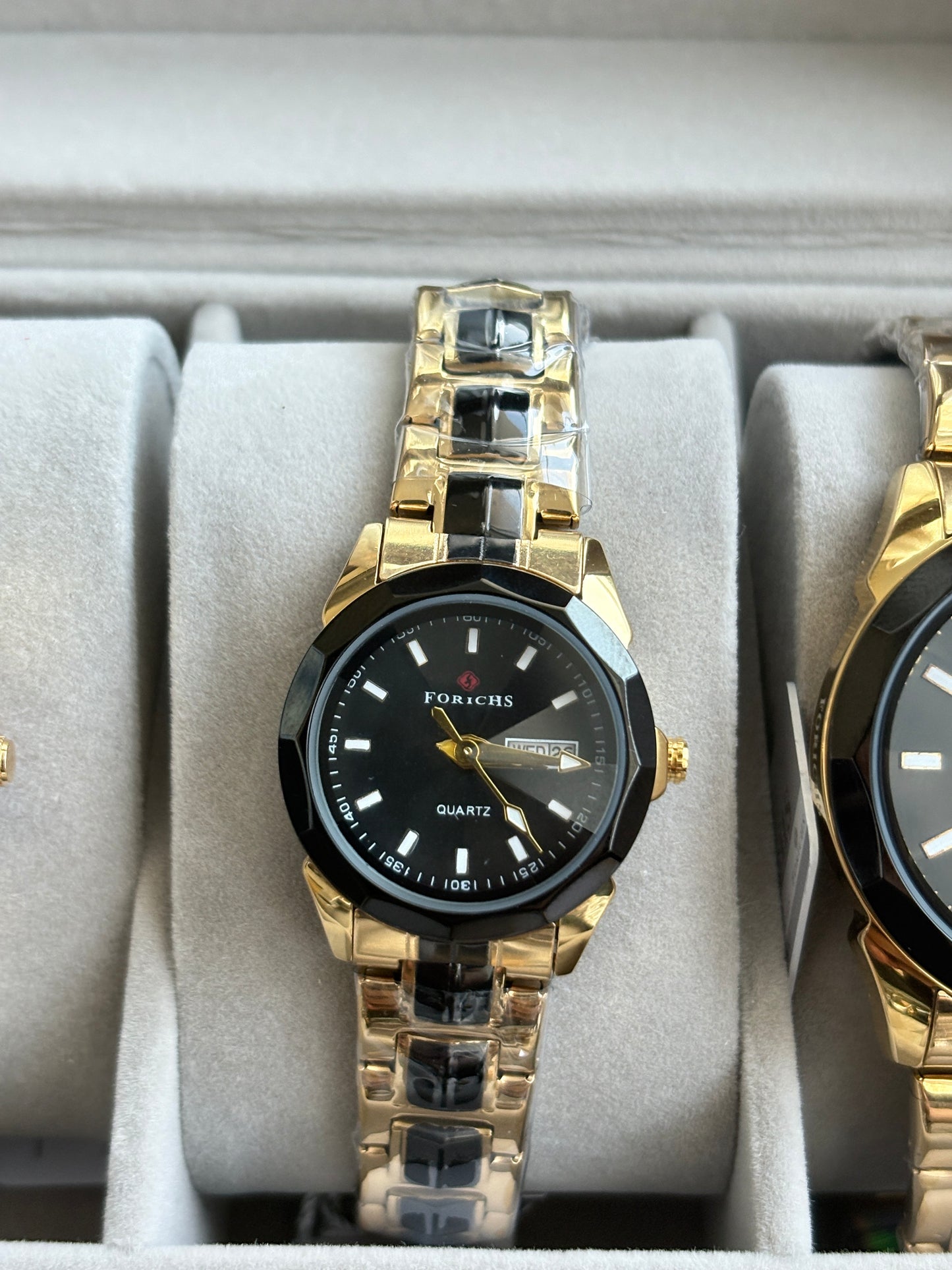 Heavy & High quality Analog Watches with back and gold color